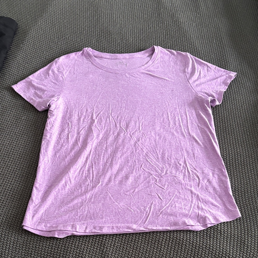Light weight VERY soft and stretchy top